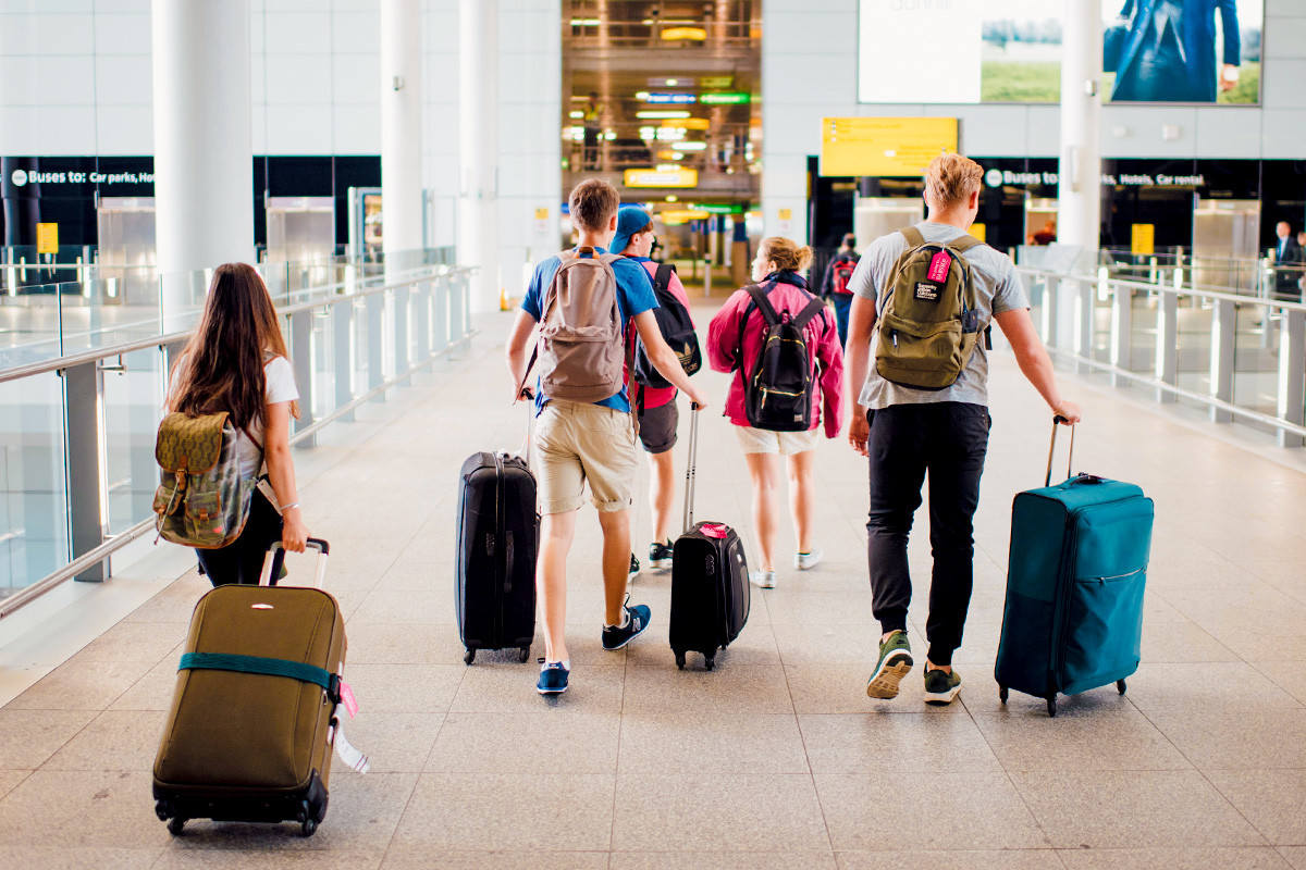 airport-walking